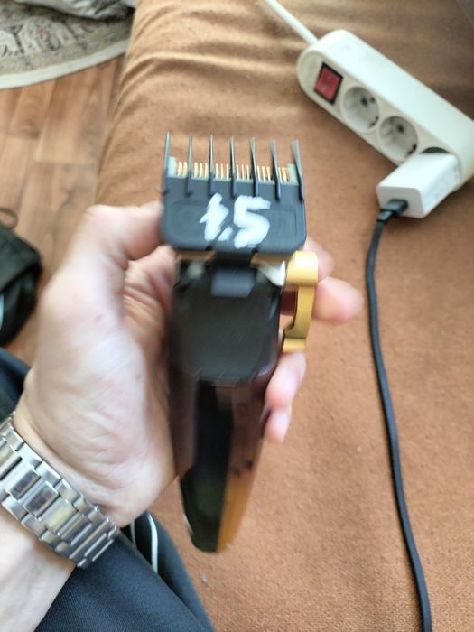 Машинка для стрижки волос JRL