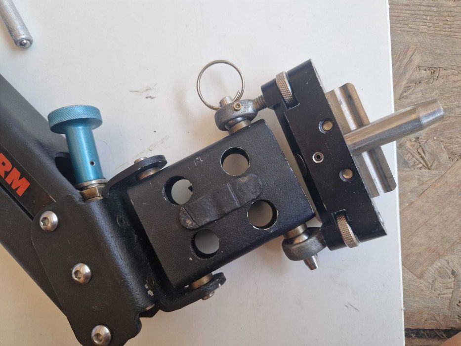 Stabilizator cu vesta pentru camere video/foto