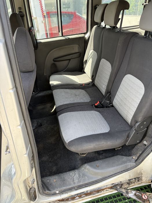 Vand Fiat Doblo 2007 1.3 diesel 5 locuri+marfa acte valabile fiscal pe loc