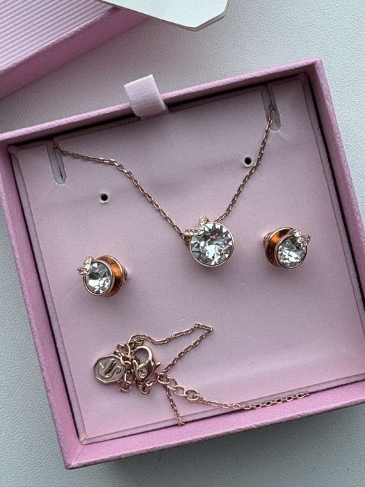 Set Bella Swarovski pandantiv si cercei, rose gold