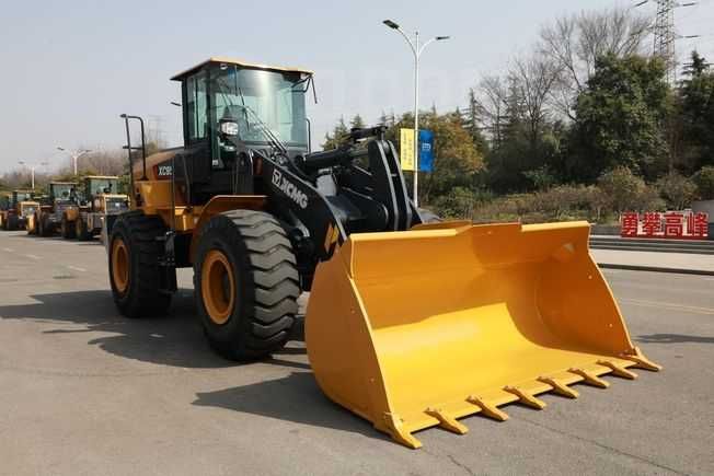 Фронтальный погрузчик UZXCMG XC958 Объем ковша 3.2 м3 Джойстик