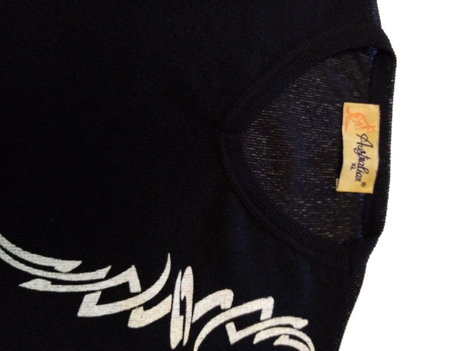Vestă, mărimea XL, culoare neagra.