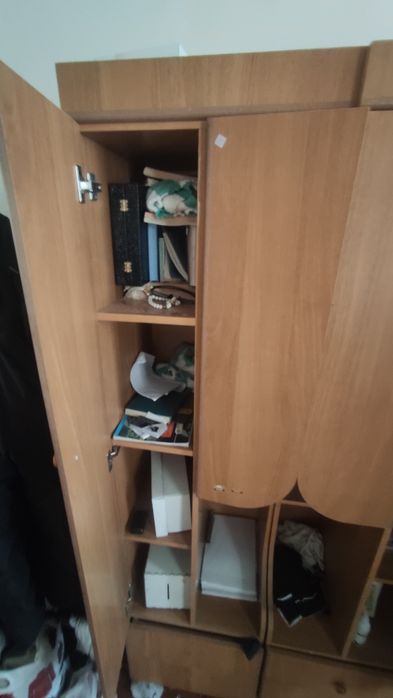 Xovli va domlar uchun  shkaf  orginal sifatli yog'ochdan qilingan