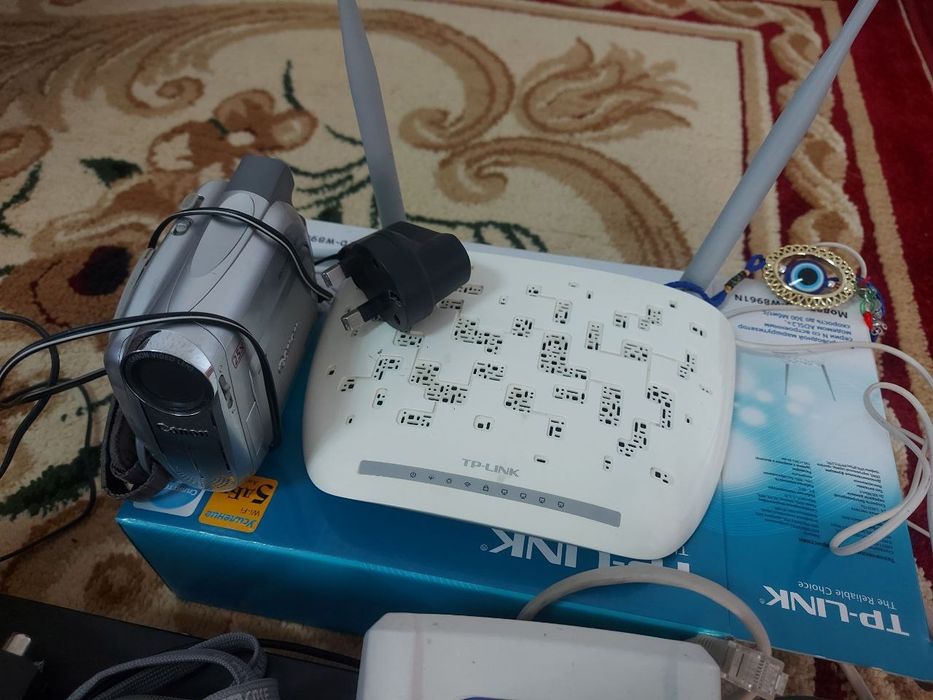 Сотилади.Компьютер камера роутер,узб тюнер, ДвД,кртреж ,