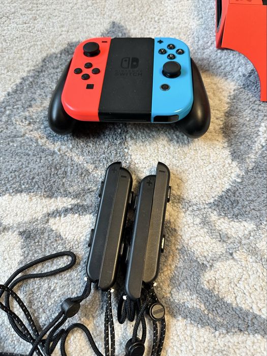 Nintendo Switch OLED - Mario Red Edition