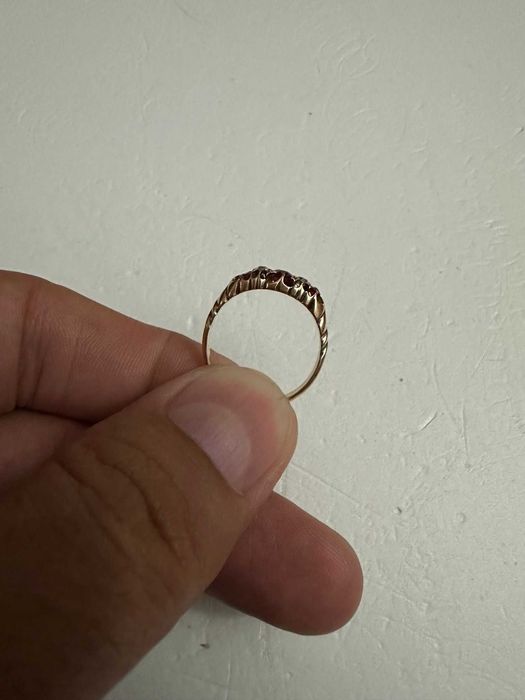 INEL AUR 18K + 3 RUBINE + 2 DIAMANTE - Anglia - 3g. - Vintage !