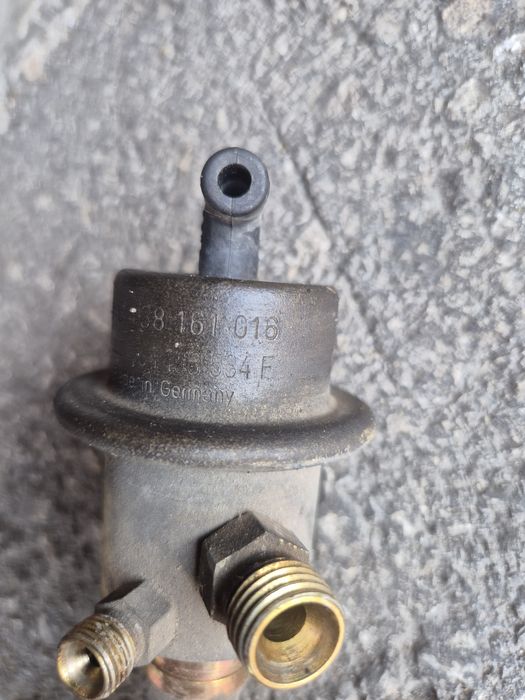 Регулатор налягане на гориво Ауди 80 Б4 Б3 90 100 клапан инжекцион