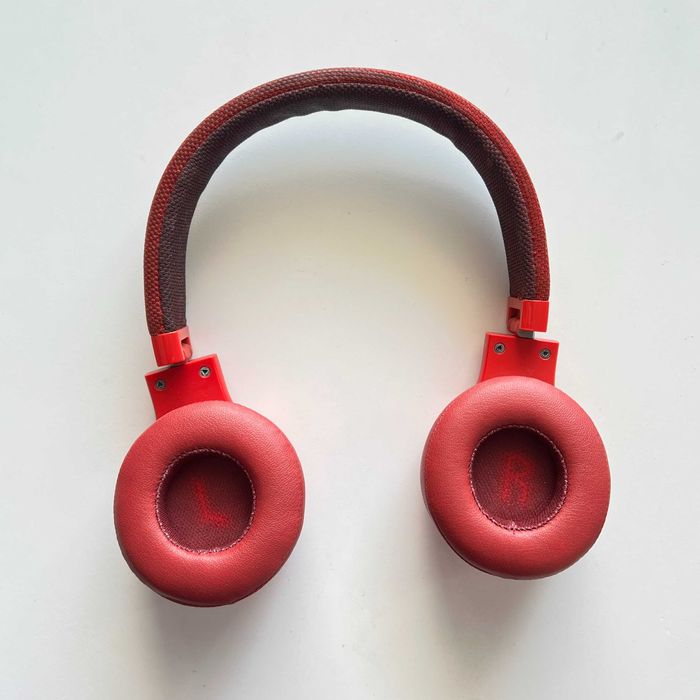 JBL E45BT слушалки