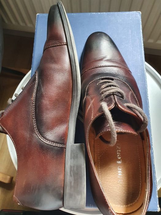 Vand pantofi de piele