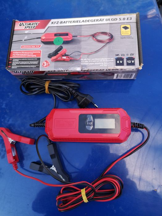 Redresor auto moto smart NOU baterii 6 - 12 V display