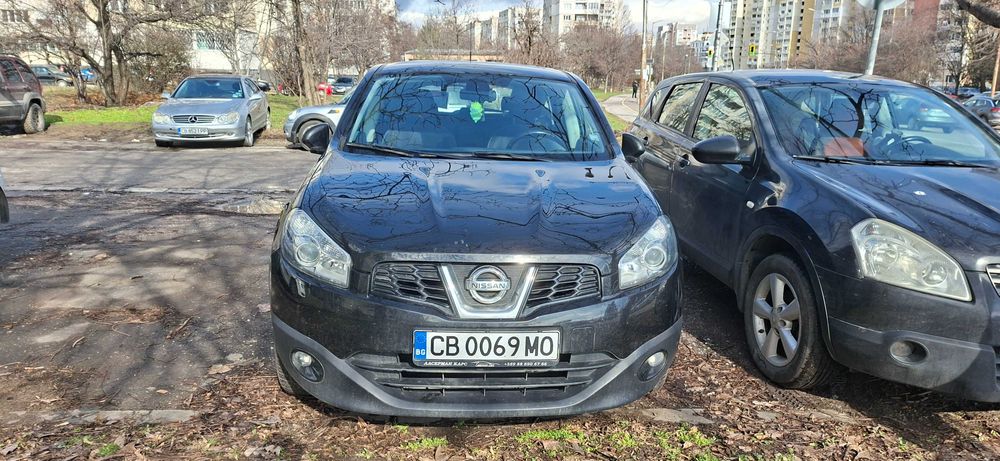 Черен Nissan Qashqai 1.6 Bi-Fuel 2013