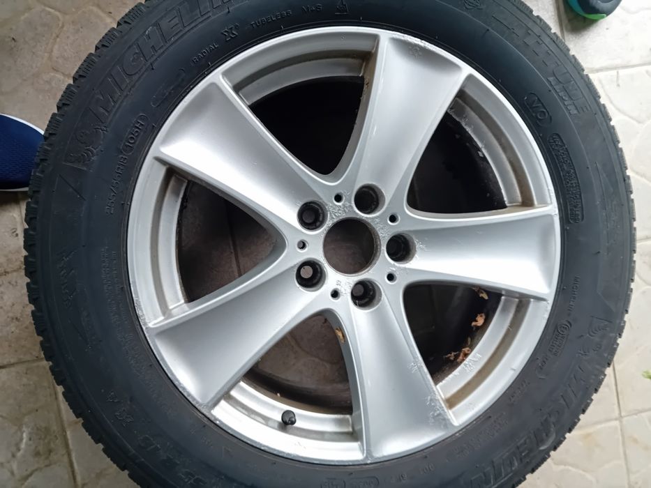 Vând jante de BMW x5 cu cauciucuri de iarnă 2015 255/55R18 M+S 2500 ron