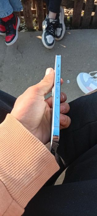 Vand iphone 13 pro 256gb