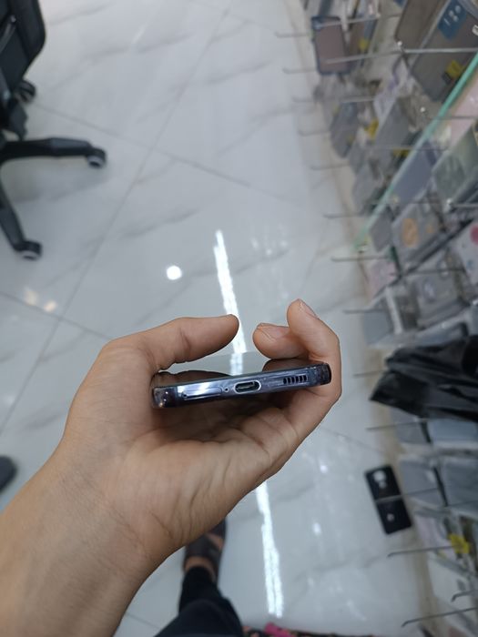 Samsung S22 tiniq holatda