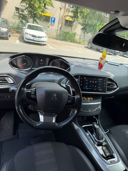 PEUGEOT 308 2020