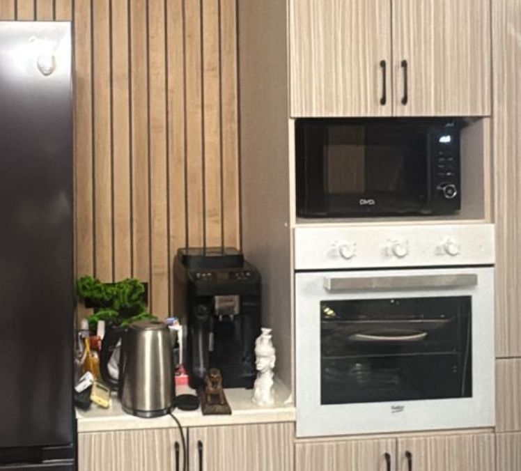 Продаем духовку электрическую встраеваемую состояние хорошее