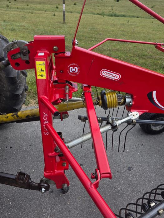 Grebla de adunat fan iarba lucerna JF R-460. Ca kuhn claas krone