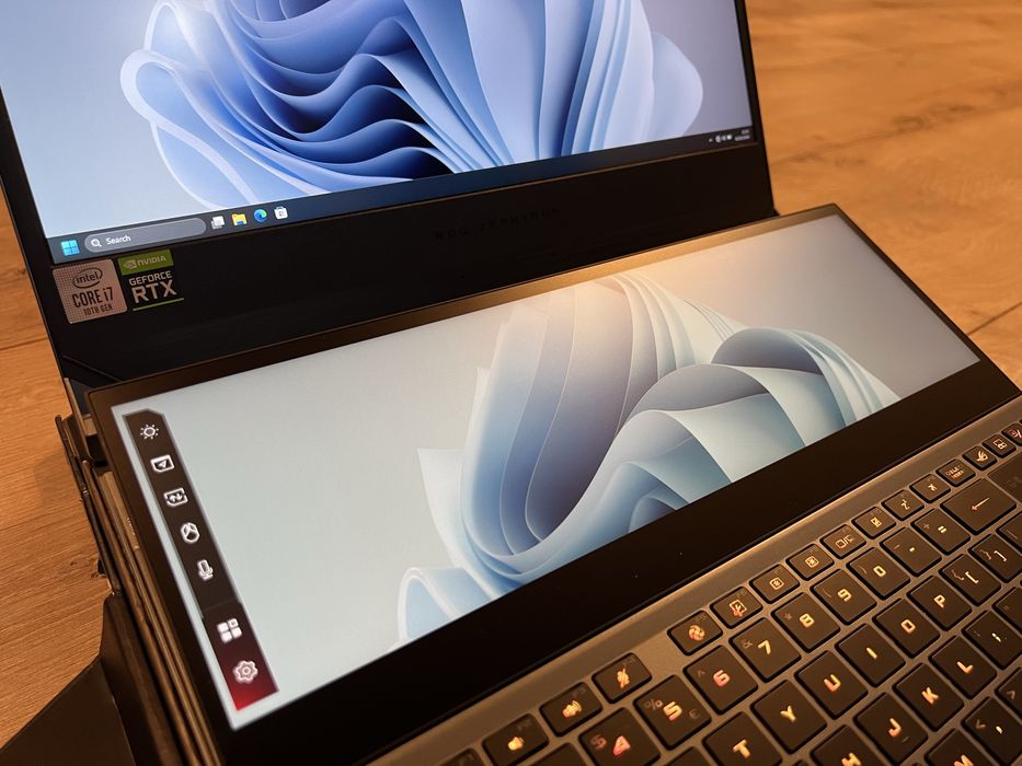 Laptop Gaming ASUS ROG Zephyrus DUO I7 10875H 300Hz RTX 2070 Super 1tb