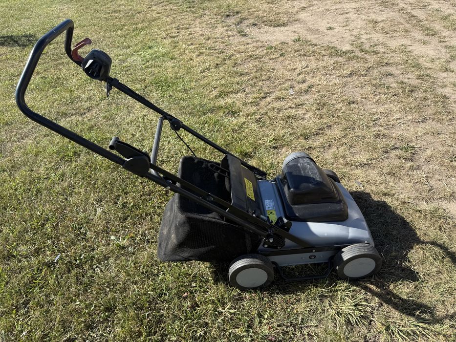 Scarificator electric cu lame 1800w