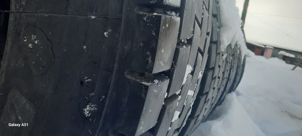 Продаются Грузовые ведущие шины