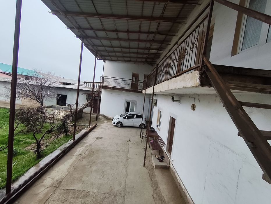Hovli sotiladi Yangi Hayot MFY