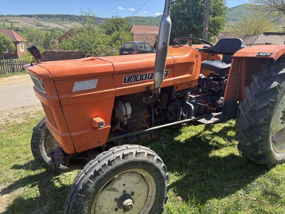 Vand tractor fiat 640 cu cositoare si grebla