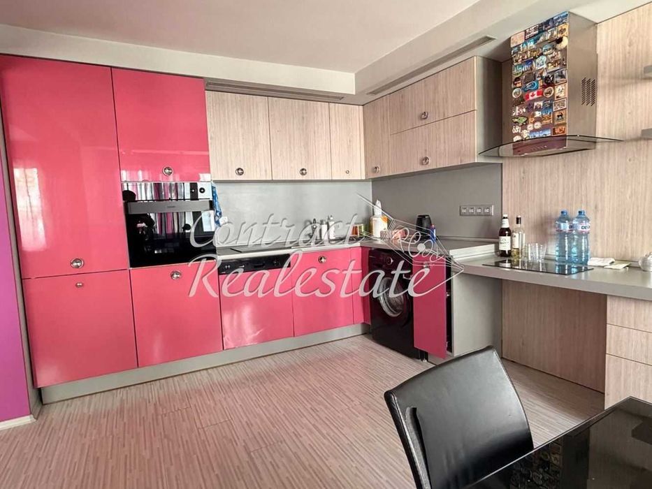 Дава се под наем Тристаен апартамент в Варна, Център - 100 кв.м за 700 € - Снимка #1