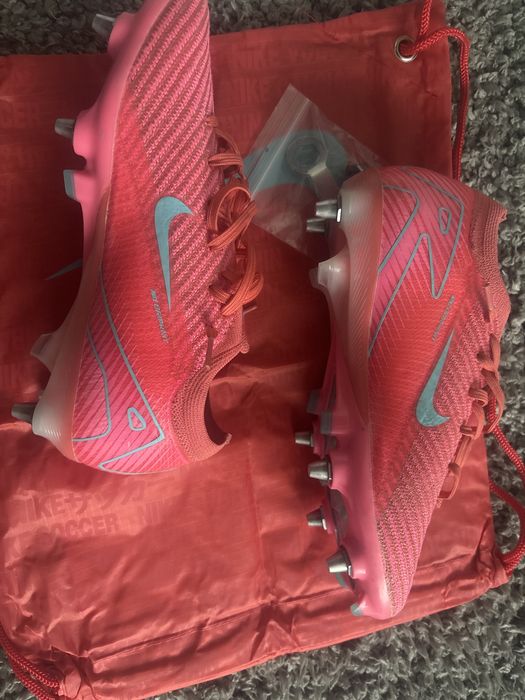 Ghete de fotbal nike mercurial