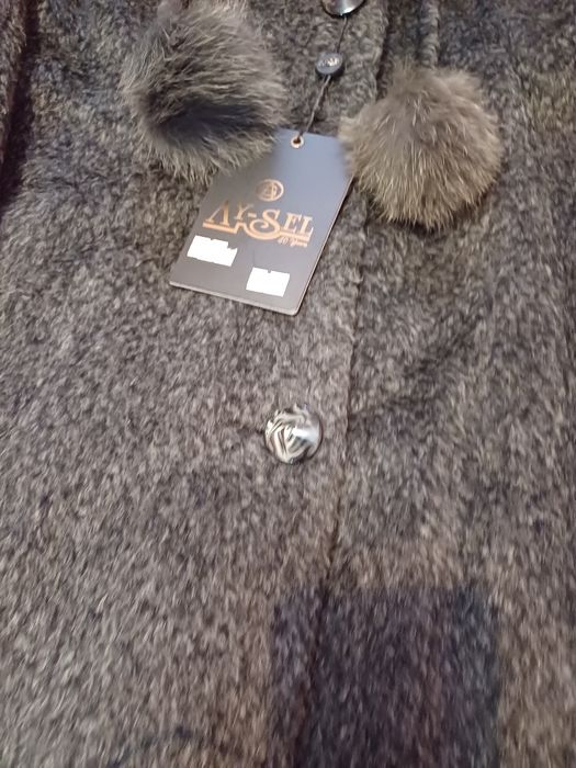 Пальто с капюшоном р.48