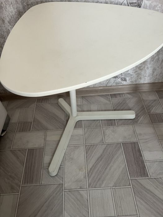 Продам столик икея