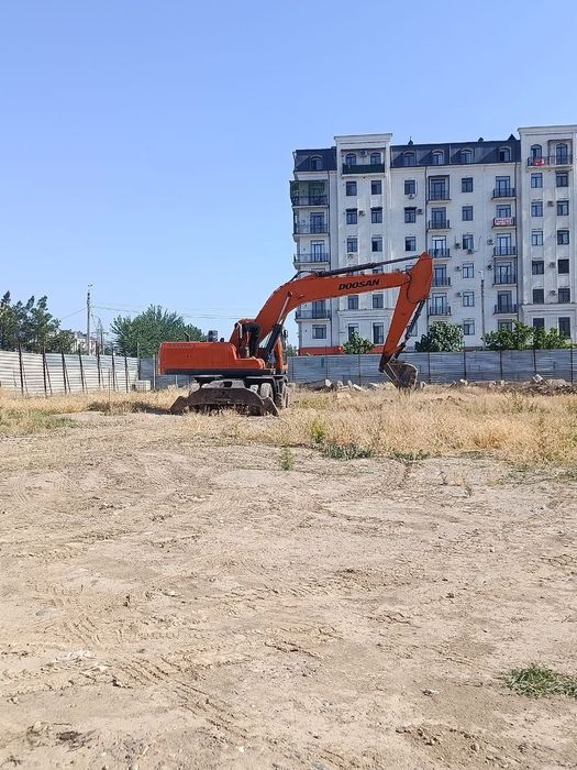Экскаватор sotiladi ekskavator 210