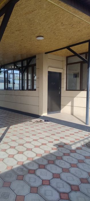Продается недавно построенный дом в центре города