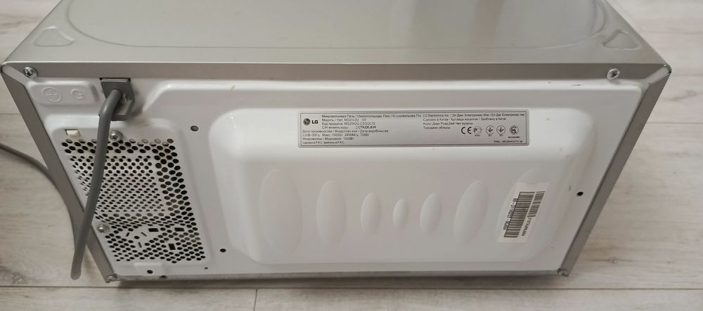 Продам микроволновую печь LG