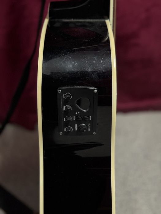 Гитара сатылады!