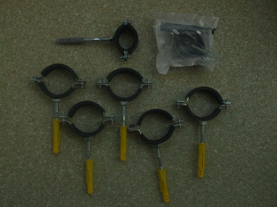 Lot 7 coliere noi cu cauciuc si prezon cu diblu pt fixare teava