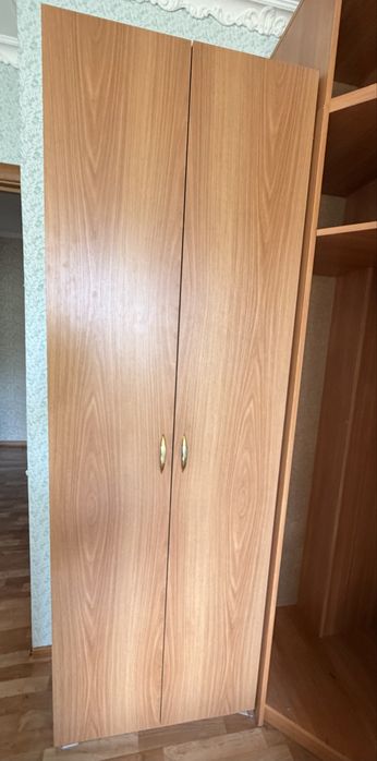 Срочно продам шкаф