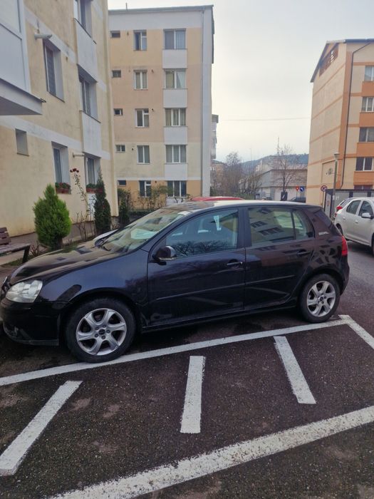 Vând Volkswagen Golf 5 1.6 MPI