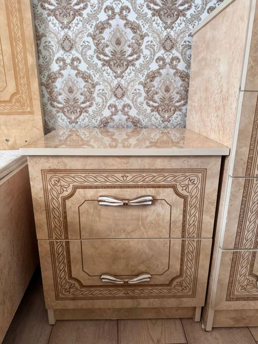 Спальный гарнитур