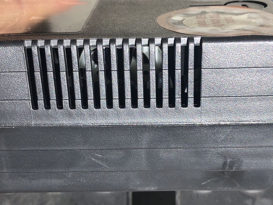 ОРИГИНАЛЕН заводски компресор за гуми, компресор за кола и джип