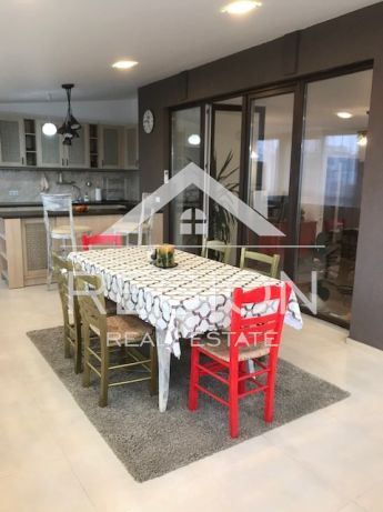 Дава се под наем Тристаен апартамент в Варна, Левски - 148 кв.м за 1530 € - Снимка #2