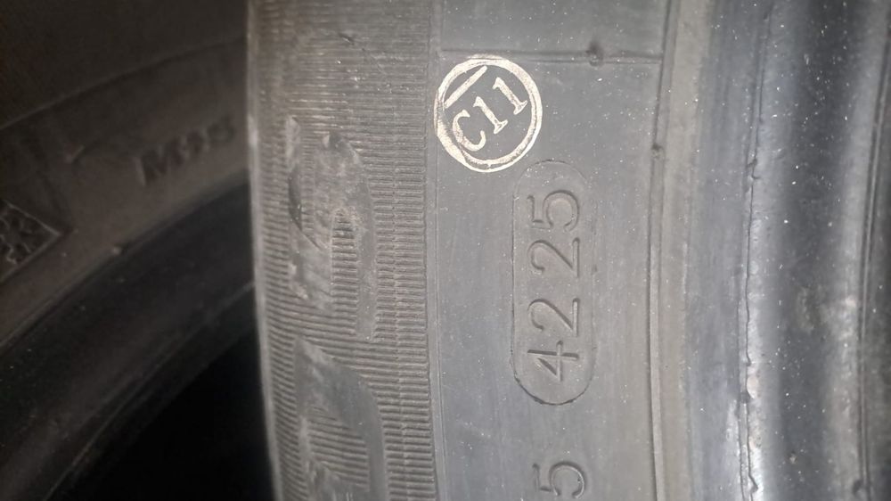 Зимние резины в отличном состоянии