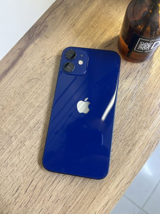 Iphone 12 mini в хорошем состоянии