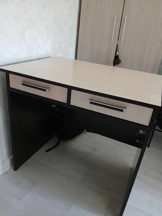 Письменный стол б/у