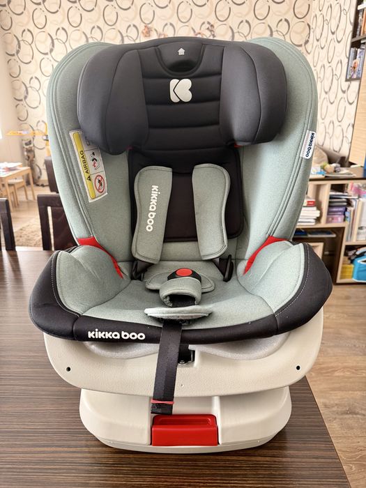 Продавам 2 броя Kikka Boo - Стол за кола 4 Strong ISOFIX