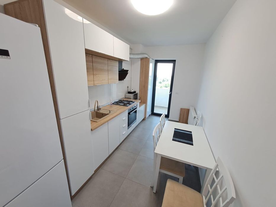 Închiriez apartament 3 camere sectorul 1