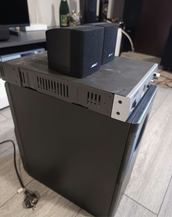 Subwoofer și sateliți bose