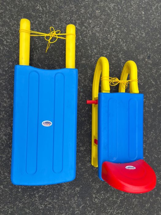 Saniii din plastic si metal