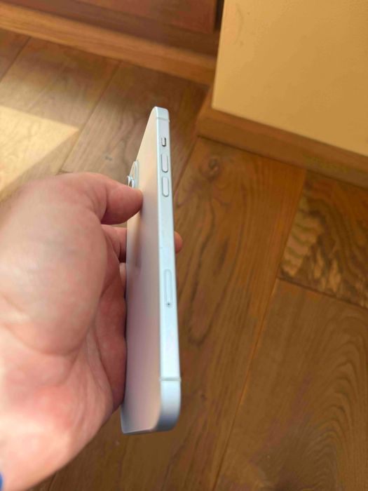 Iphone 15 plus перфектен.