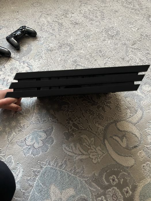 PlayStation 4 Pro по цене договоримся
