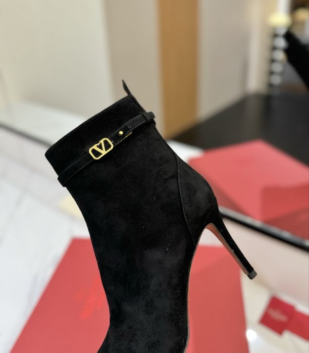 Ghete valentino cu toc